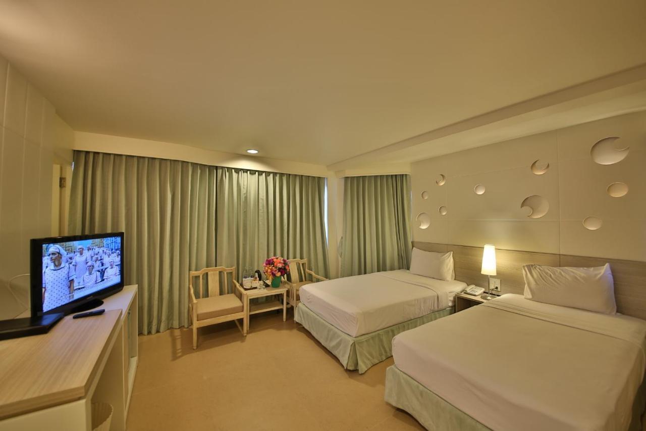 โรงแรม ซันชายน์โฮเทลแอนด์เรสซิเดนซ์ - Sha Pattaya