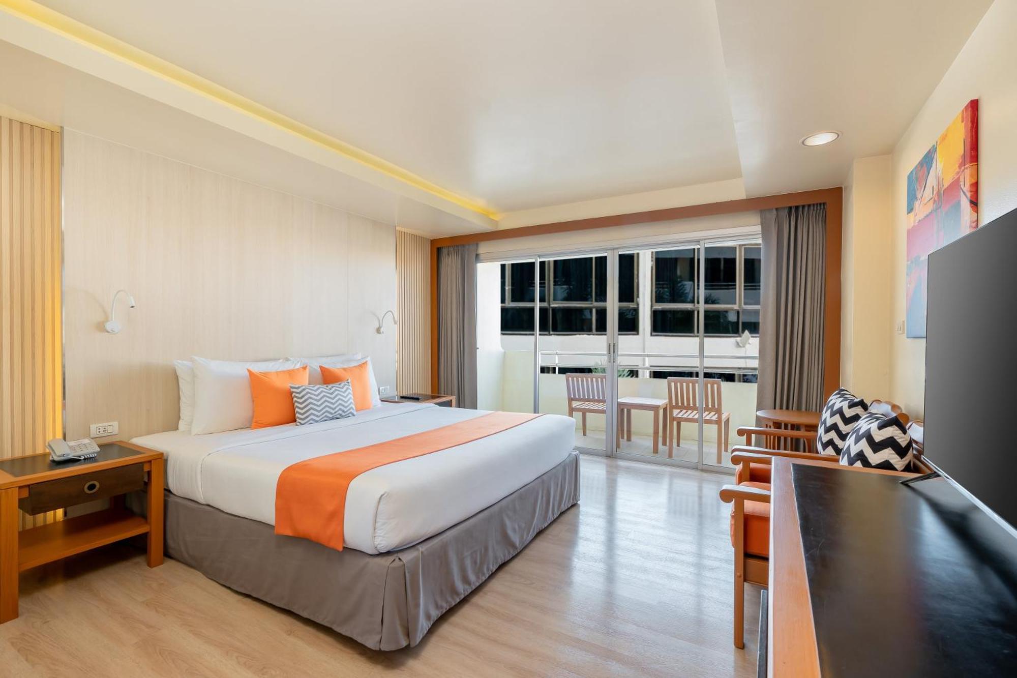 ซันชายน์โฮเทลแอนด์เรสซิเดนซ์ - Sha โรงแรม