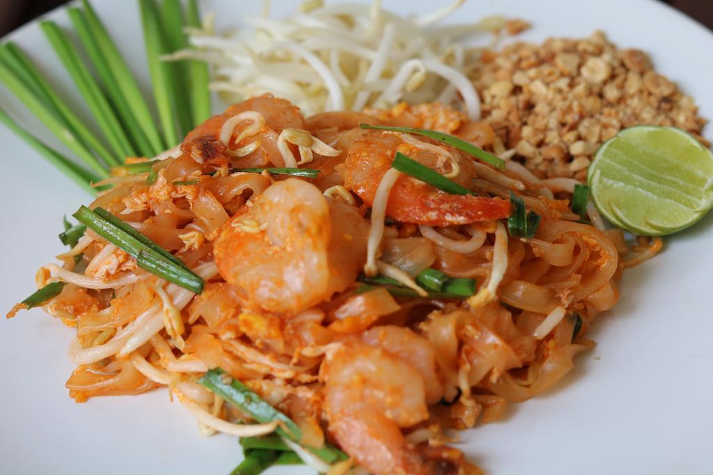 ซันชายน์โฮเทลแอนด์เรสซิเดนซ์ - Sha โรงแรม