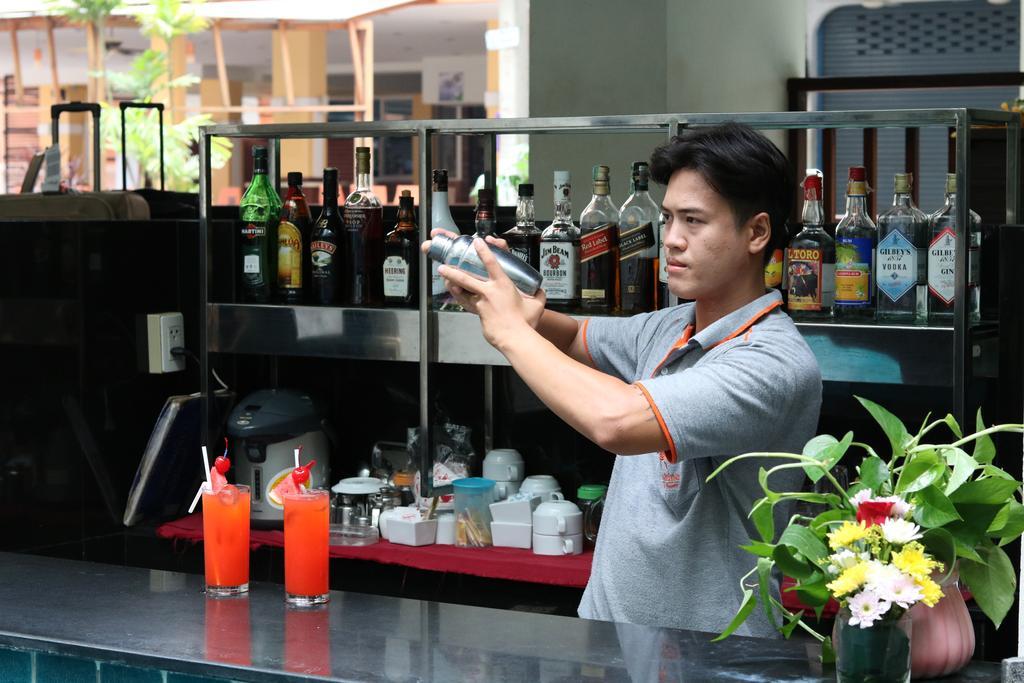 ซันชายน์โฮเทลแอนด์เรสซิเดนซ์ - Sha