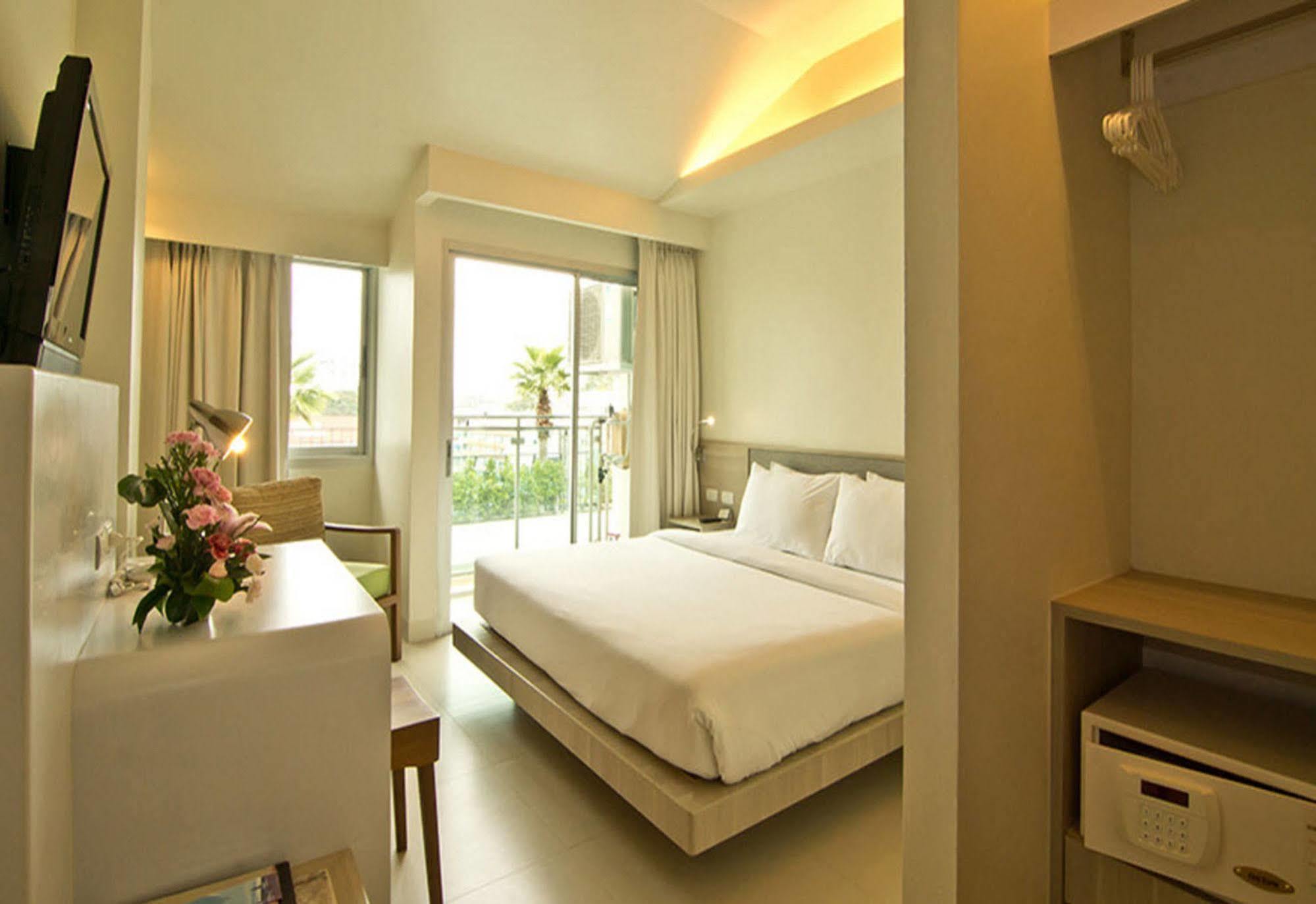 โรงแรม ซันชายน์โฮเทลแอนด์เรสซิเดนซ์ - Sha 3*